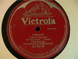 small_victrola 6182 b.webp